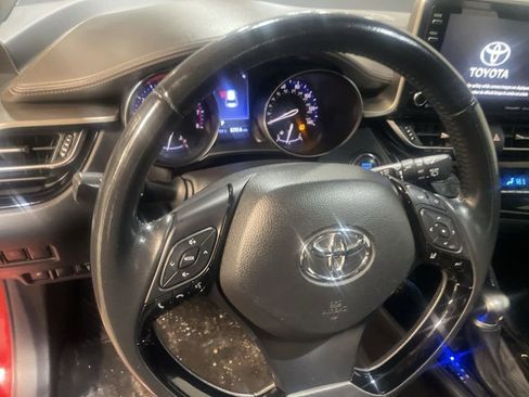 Certified 2020 Toyota C-HR Limited image 21