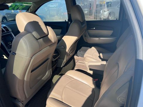 Used 2011 GMC Acadia SLT image 8
