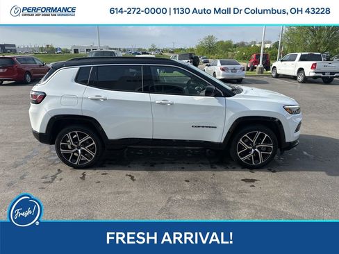 Used 2025 Jeep Compass Limited w/ Elite Group image 3