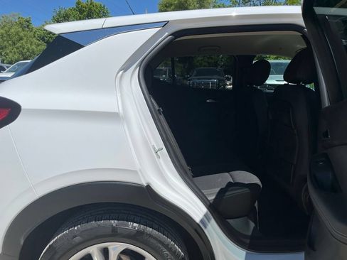 Used 2023 Buick Encore GX Preferred w/ Cold Weather Comfort Package AWD/4WD image 30
