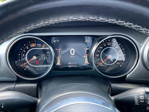 Used 2020 Jeep Wrangler Unlimited Sahara AWD/4WD image 23