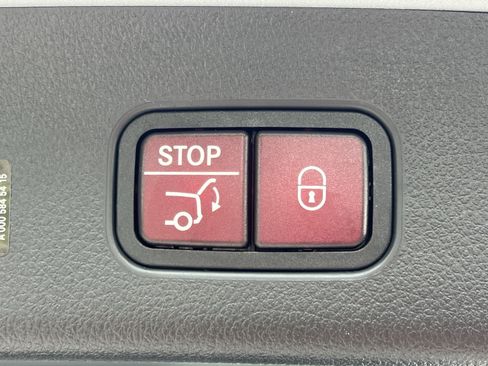 Certified 2026 Mercedes-Benz GLC 300 4MATIC image 32