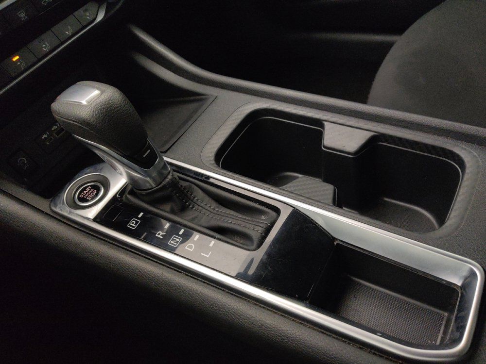 Used 2025 Nissan Sentra SV FWD image 26