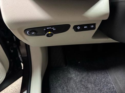 Certified 2023 Buick Envision Avenir image 17