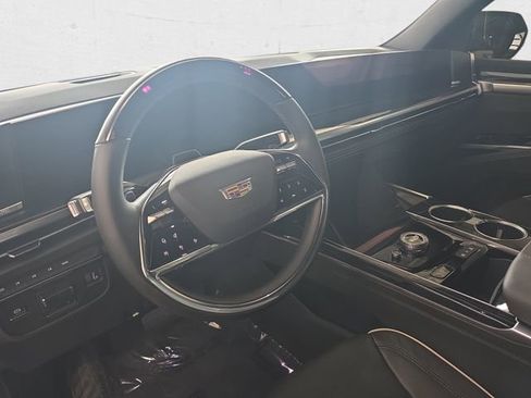 Certified 2025 Cadillac Escalade Sport AWD/4WD image 17