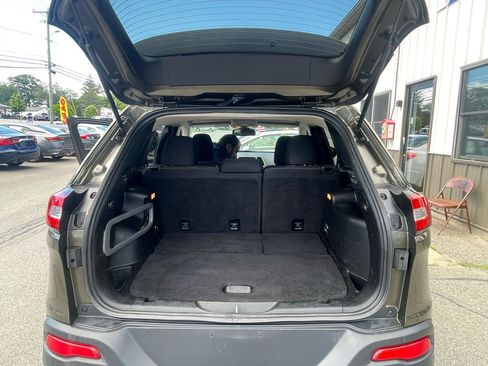 Used 2015 Jeep Cherokee Latitude AWD/4WD image 8