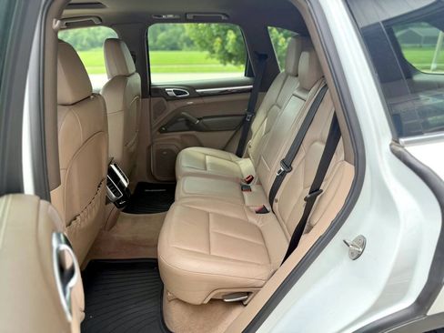 Used 2013 Porsche Cayenne Diesel AWD/4WD image 19