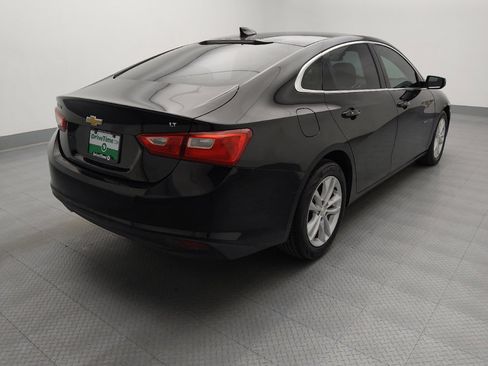 Used 2017 Chevrolet Malibu LT FWD image 9