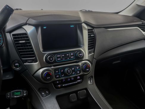 Used 2018 Chevrolet Suburban 3500 LT AWD/4WD image 27