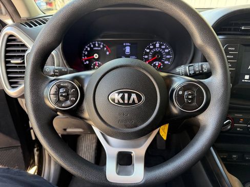 Used 2020 Kia Soul LX FWD image 15