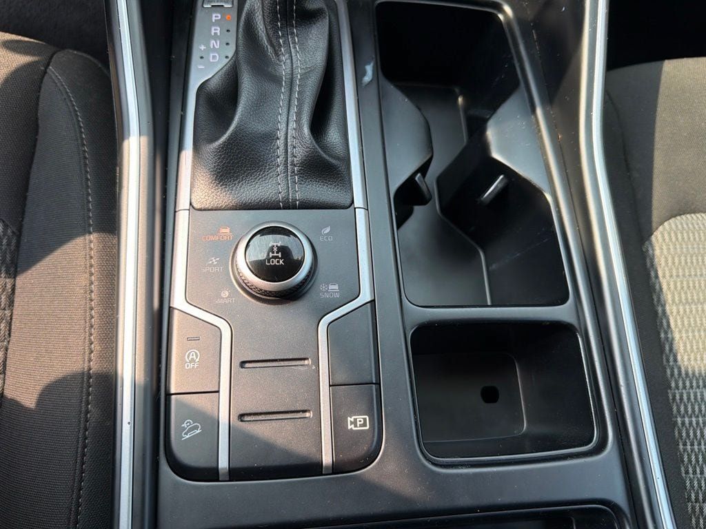 Certified 2023 Kia Sorento LX AWD/4WD image 18