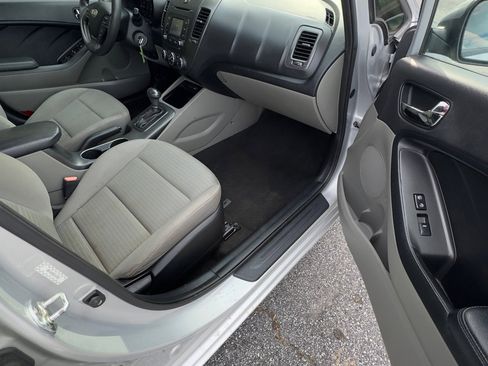 Used 2016 Kia Forte LX w/ LX Popular Plus Package image 14
