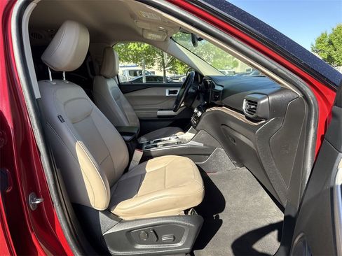 Used 2022 Ford Explorer Limited image 22