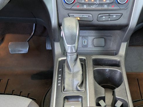 Certified 2019 Ford Escape SE FWD image 16