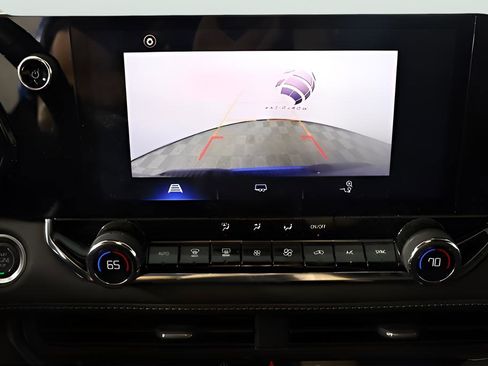 Used 2023 Chevrolet Colorado LT w/ LT Convenience Package image 32