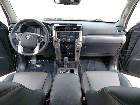 Used 2020 Toyota 4Runner SR5 Premium w/ Moonroof Package image 9