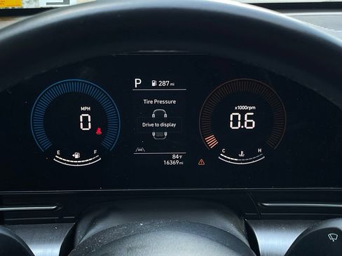 Used 2025 Hyundai Kona SEL FWD image 16