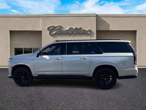 Used 2024 Cadillac Escalade ESV Sport w/ LPO, ONYX Package AWD/4WD image 6