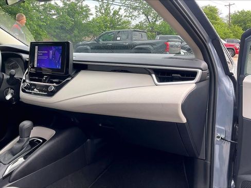 Used 2025 Toyota Corolla LE image 18
