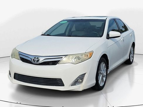 Used 2013 Toyota Camry XLE image 10