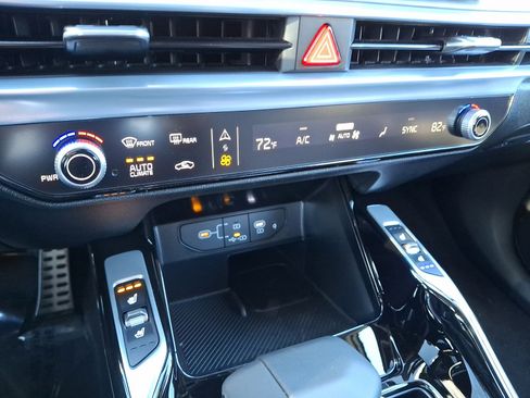 New 2026 Kia Sorento SX image 17