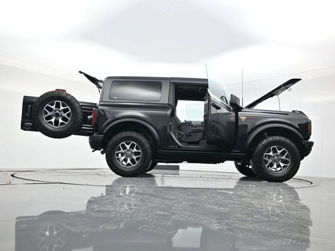 Used 2023 Ford Bronco Badlands image 51