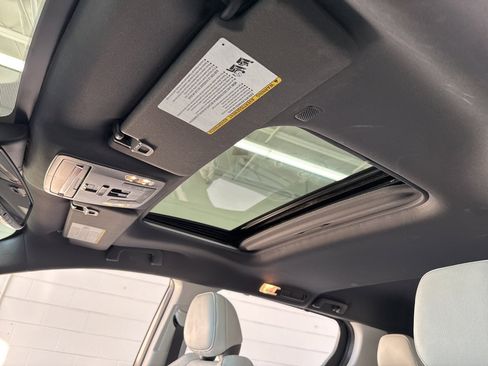 Certified 2023 Toyota Sienna XSE image 17