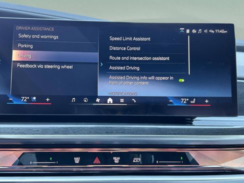 New 2026 BMW 740i image 19