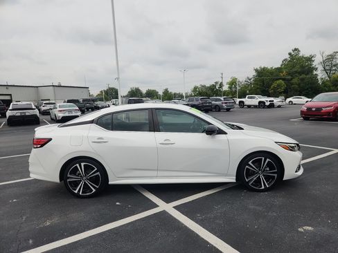 Used 2022 Nissan Sentra SR w/ SR Premium Package FWD image 8