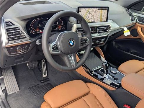 Used 2025 BMW X4 xDrive30i w/ Premium Package AWD/4WD image 3