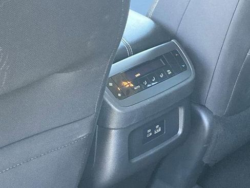 Used 2022 Nissan Pathfinder S image 16