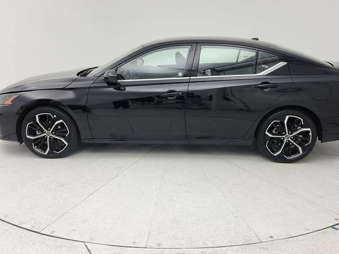 Used 2025 Nissan Altima 2.5 SR FWD image 4