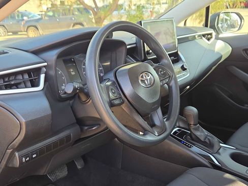 Used 2025 Toyota Corolla LE FWD image 10
