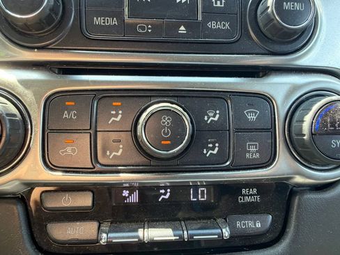 Used 2019 Chevrolet Tahoe 4WD image 25