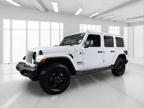 Used 2021 Jeep Wrangler Unlimited Sahara AWD/4WD image 2