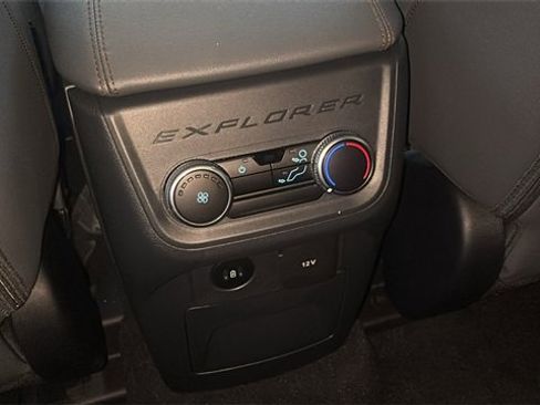 New 2025 Ford Explorer Active w/ Active Comfort Package image 7