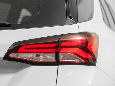 Used 2022 Chevrolet Equinox RS w/ LPO, Floor Liner Package image 8