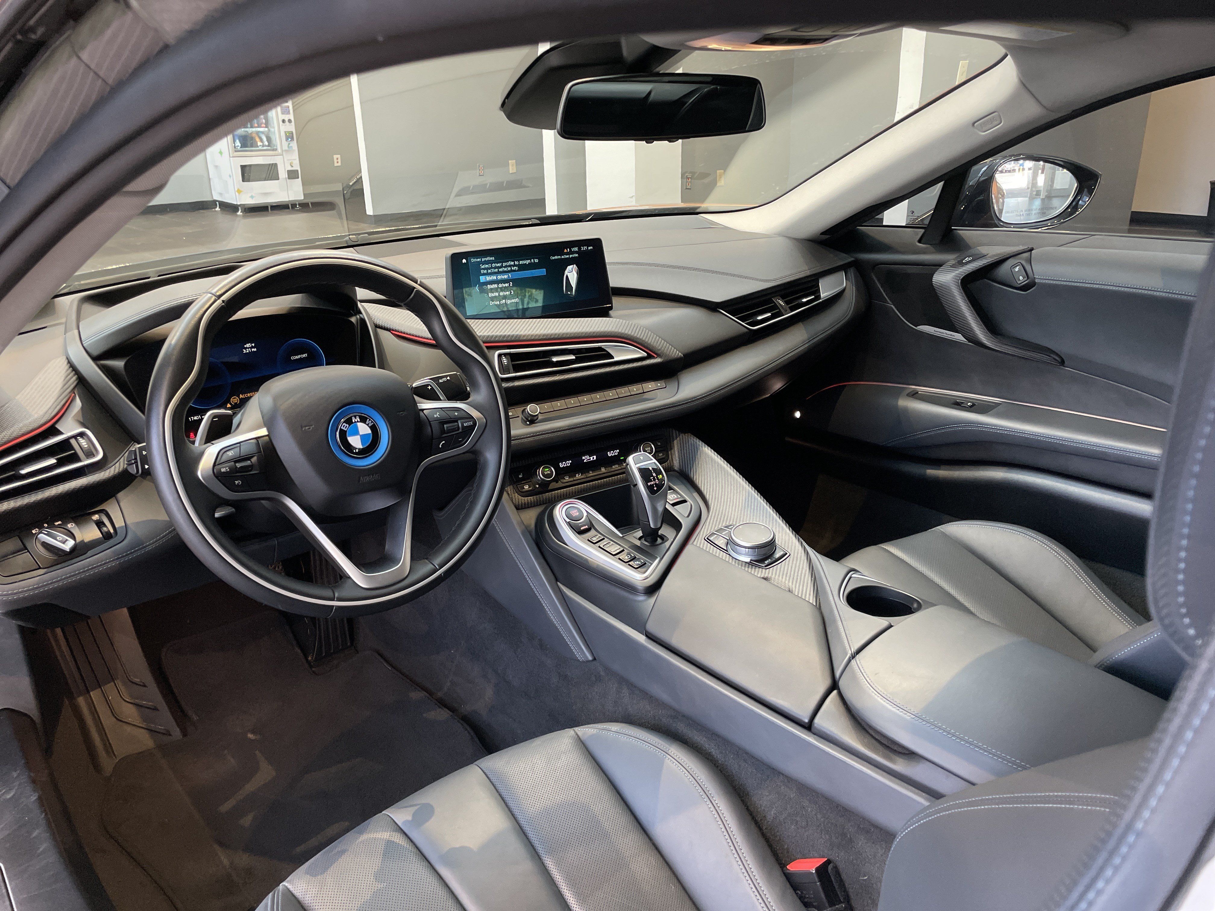 Used 2019 BMW i8 Coupe AWD/4WD image 21