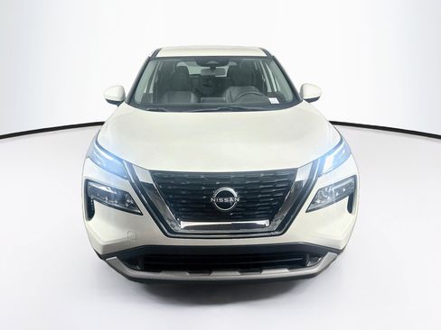 Used 2023 Nissan Rogue SV FWD image 2