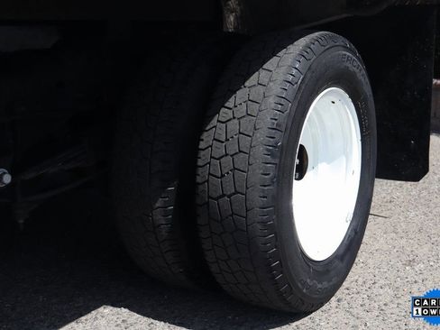 Used 2018 Ford E-350 and Econoline 350 Super Duty image 36