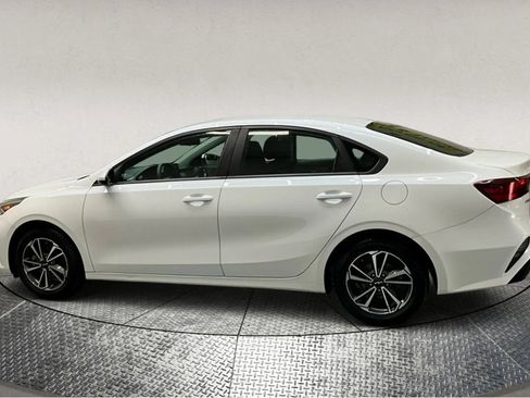 Used 2022 Kia Forte LXS image 5