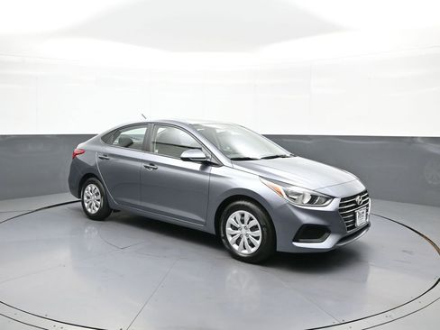 Used 2019 Hyundai Accent SE FWD image 4