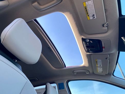 New 2026 Kia Niro EX FWD image 27