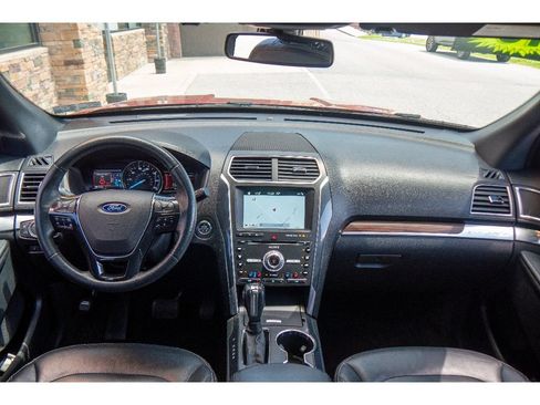 Used 2018 Ford Explorer Limited w/ Equipment Group 301A AWD/4WD image 14