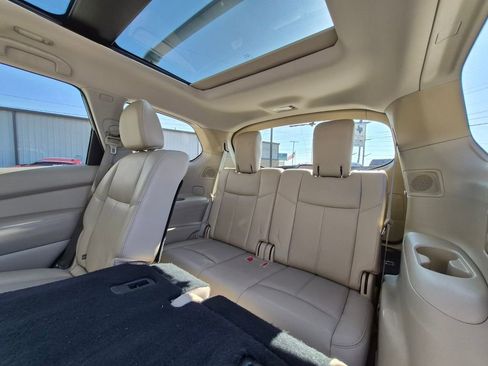 Used 2017 Nissan Pathfinder Platinum image 22