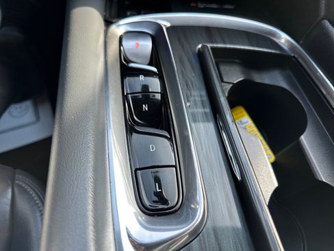 Used 2022 Buick Enclave Essence image 32