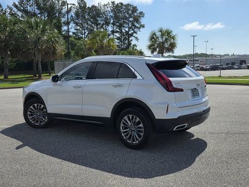 Used 2025 Cadillac XT4 Premium Luxury FWD image 4
