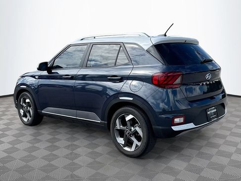 Used 2023 Hyundai Venue Limited FWD image 7