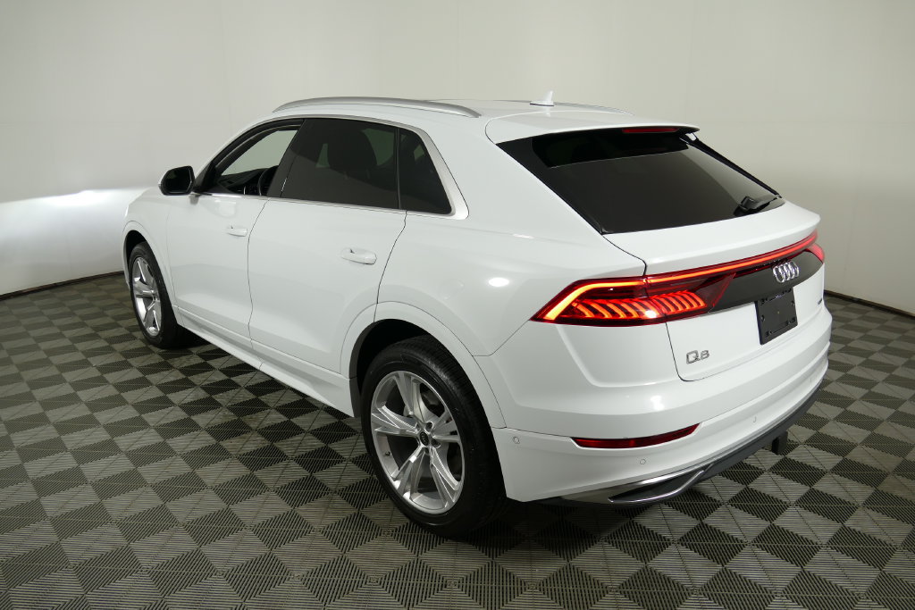 Used 2023 Audi Q8 Premium Plus AWD/4WD image 5