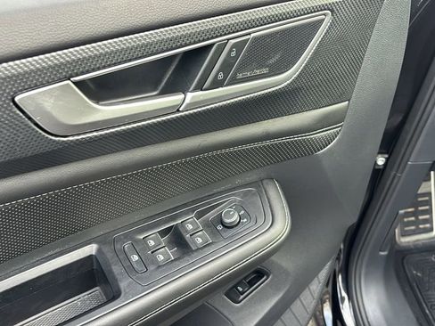 Used 2025 Volkswagen Atlas Cross Sport SEL Premium R-Line image 14